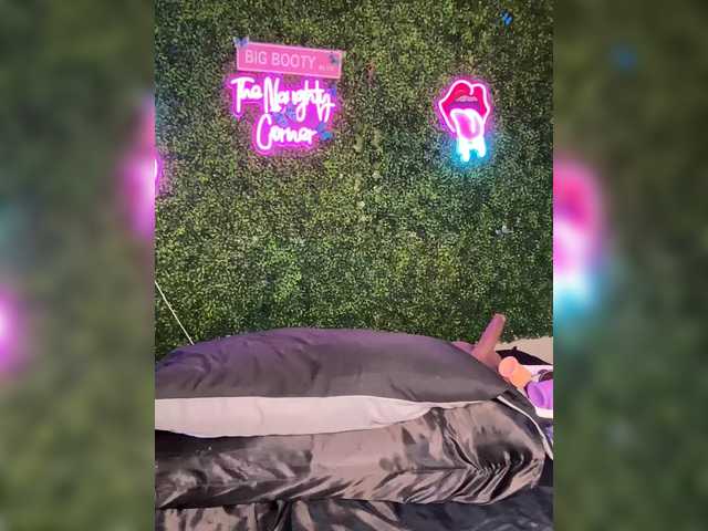 BigButtSarena's BongaCams show and profile