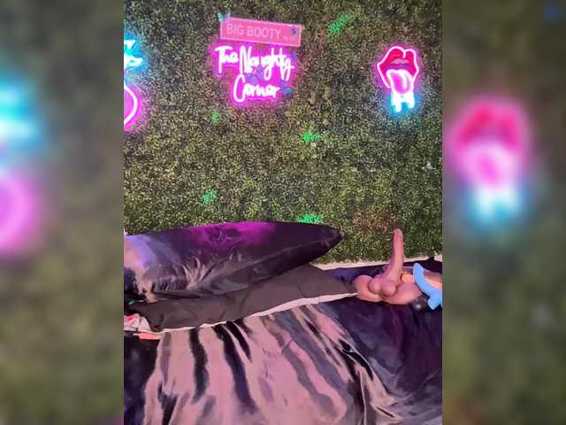 BigButtSarena's BongaCams show and profile