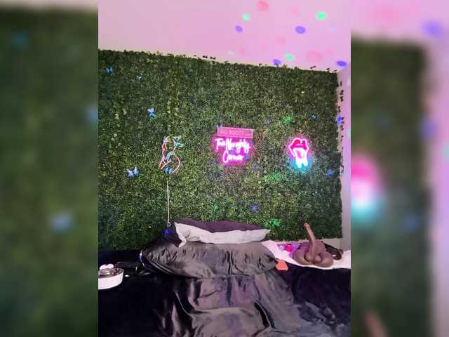 BigButtSarena's BongaCams show and profile