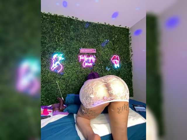 BigButtSarena's BongaCams show and profile