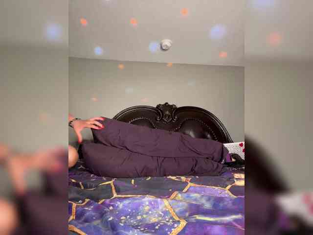 SarenaSoThick webcam
