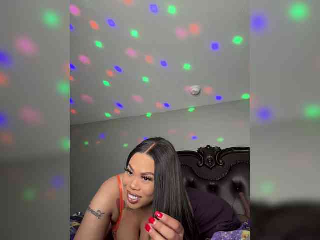 SarenaSoThick webcam