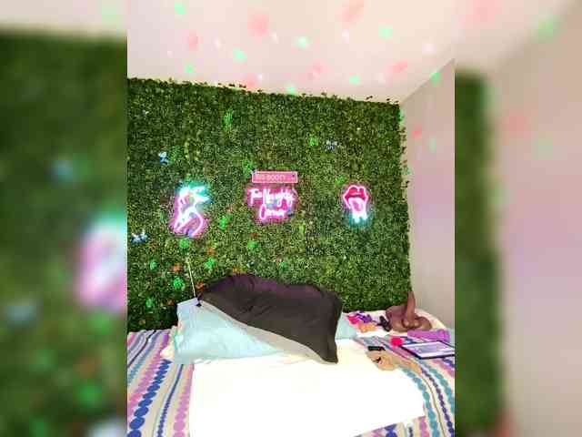 BigButtSarena Live Webcam on BongaCams