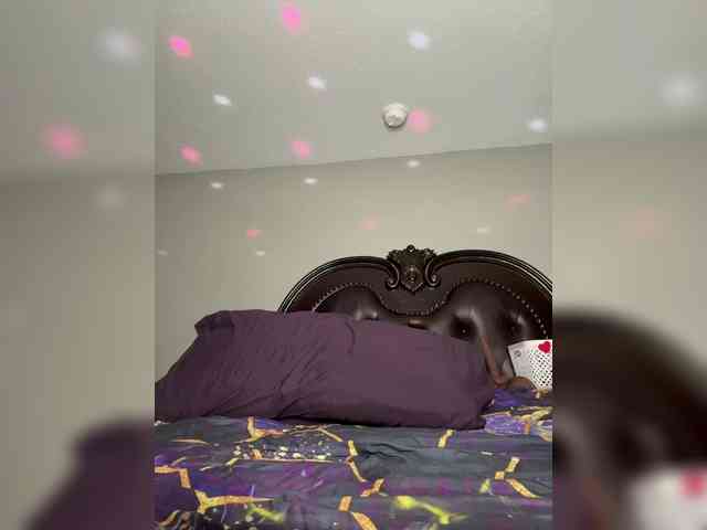 SarenaSoThick webcam