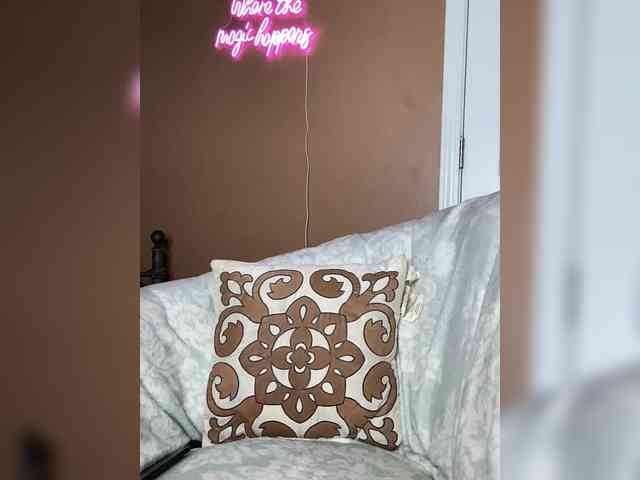 SarenaSoThick webcam