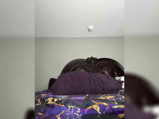 SarenaSoThick webcam