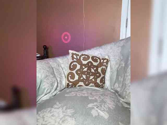 SarenaSoThick webcam