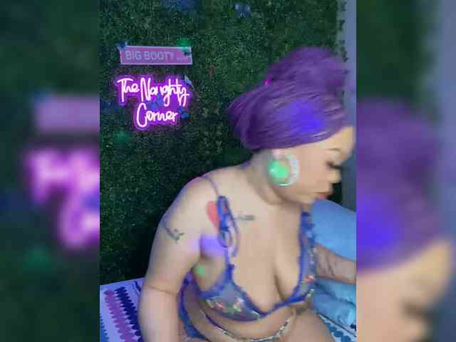 SarenaSoThick webcam