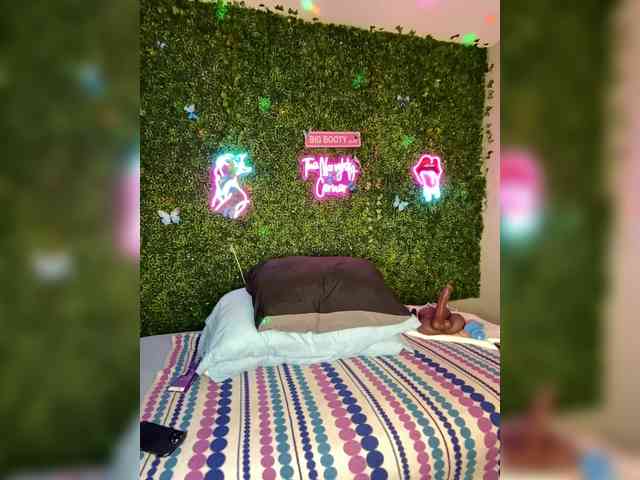 BigButtSarena BigButtSarena