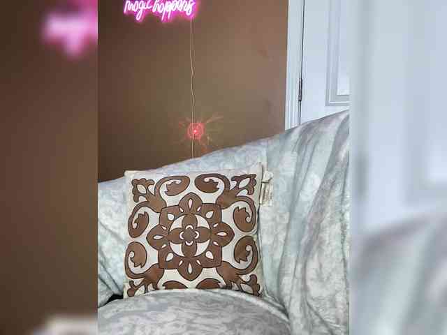 SarenaSoThick webcam