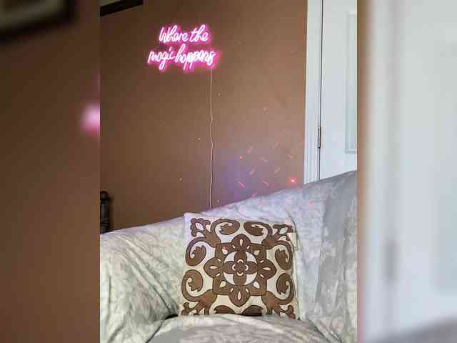 SarenaSoThick webcam