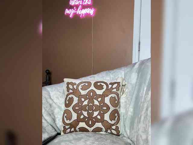 SarenaSoThick webcam