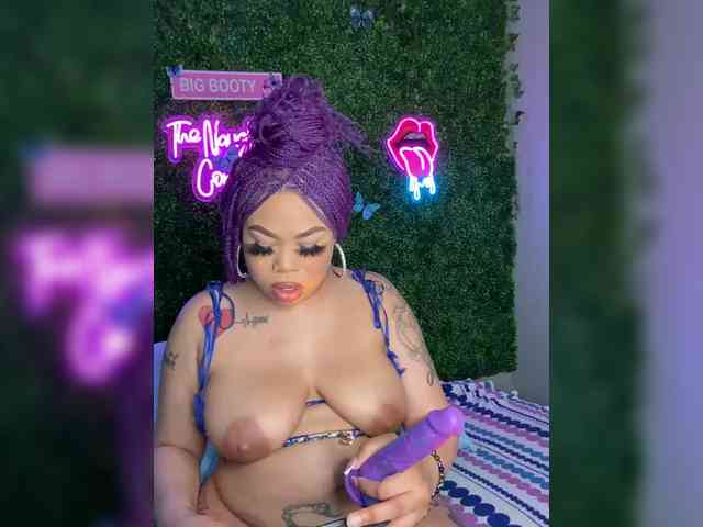 SarenaSoThick webcam