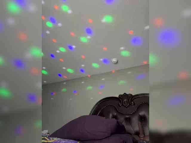 SarenaSoThick webcam