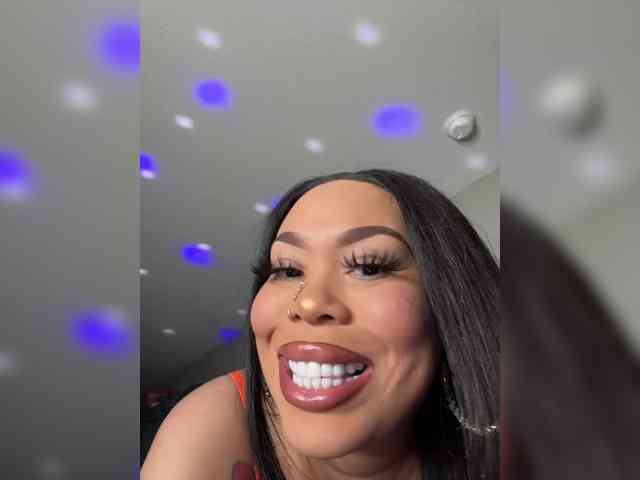 SarenaSoThick webcam