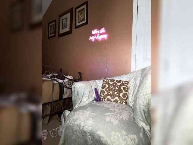 SarenaSoThick webcam