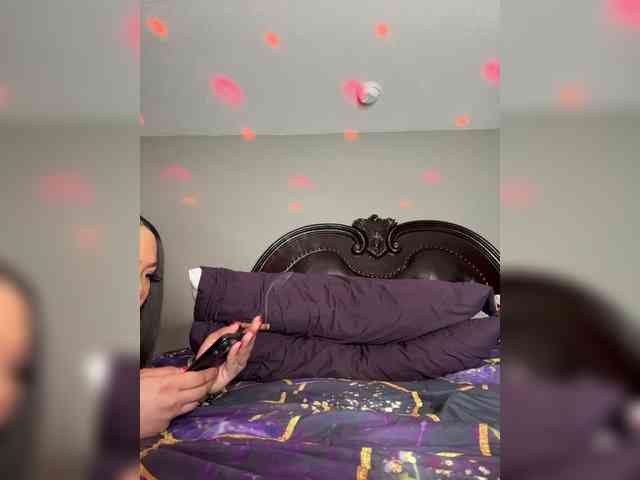 SarenaSoThick webcam