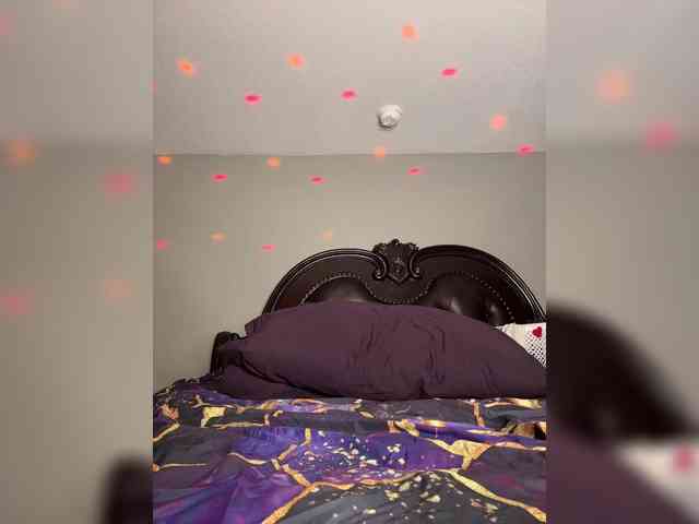 SarenaSoThick webcam