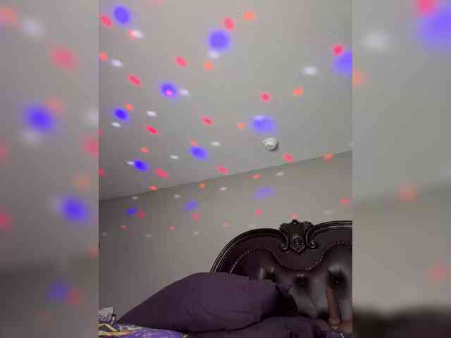 SarenaSoThick webcam