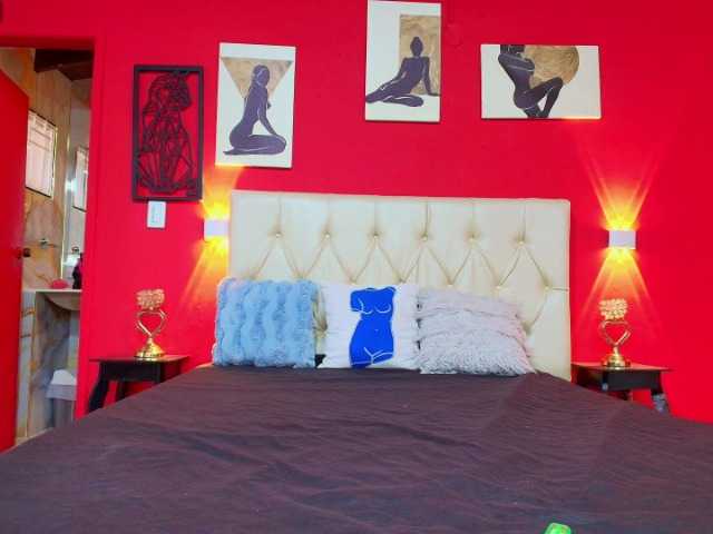 GabiBigBoobs's BongaCams show and profile