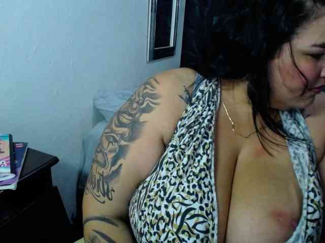 GabiBigBoobs webcam