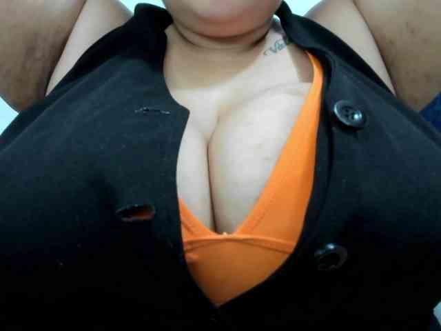 GabiBigBoobs webcam