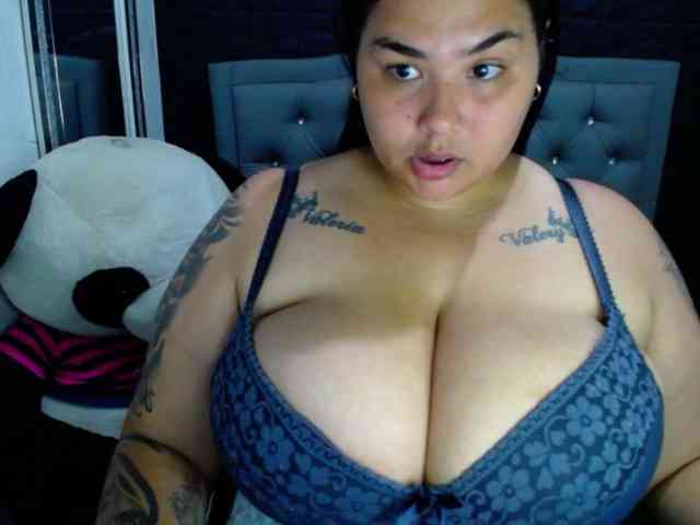 GabiBigBoobs webcam