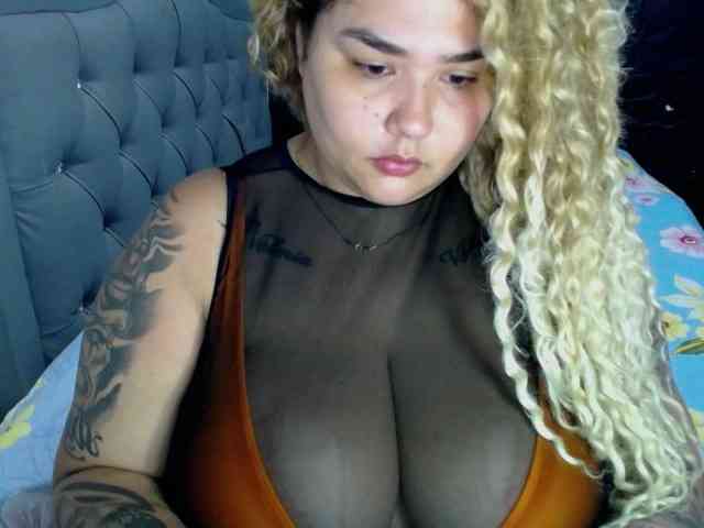GabiBigBoobs webcam