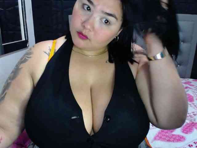GabiBigBoobs webcam