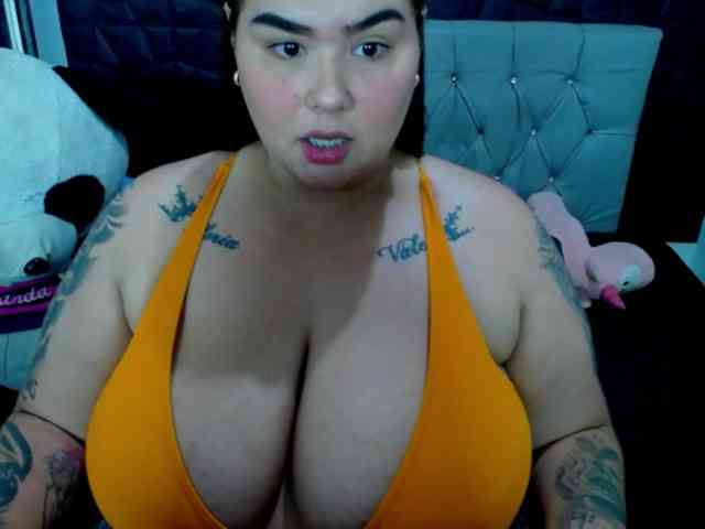 GabiBigBoobs webcam