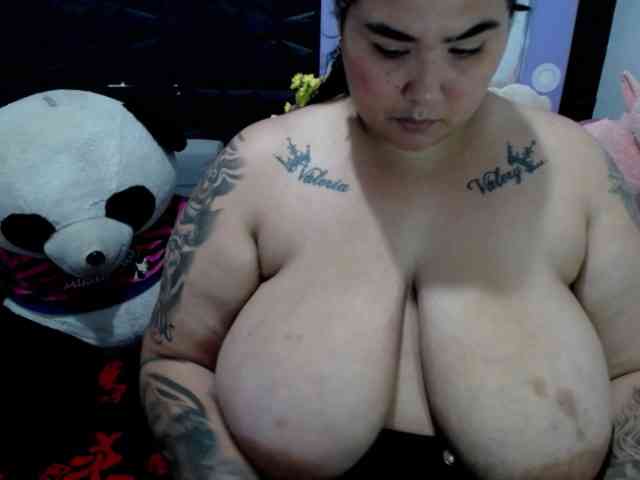 GabiBigBoobs webcam