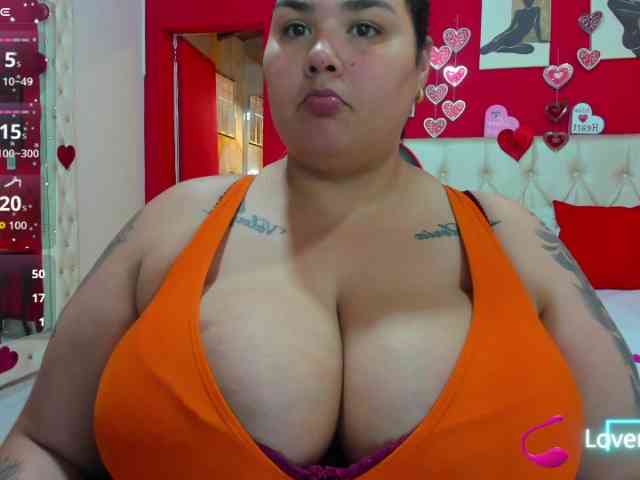GabiBigBoobs webcam