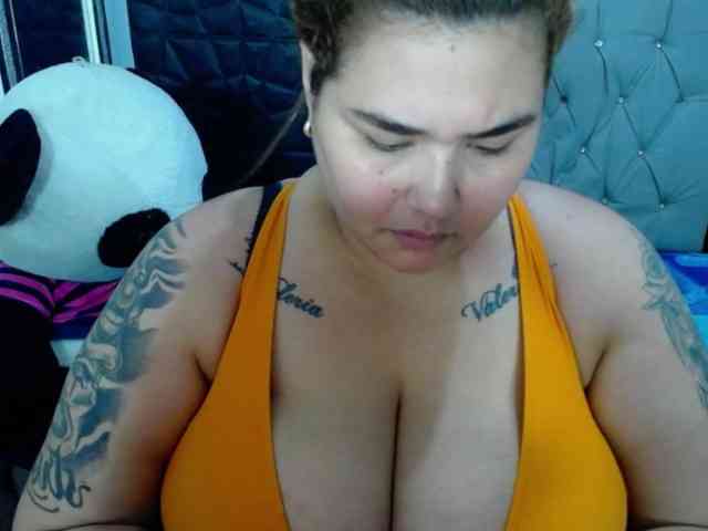 GabiBigBoobs webcam