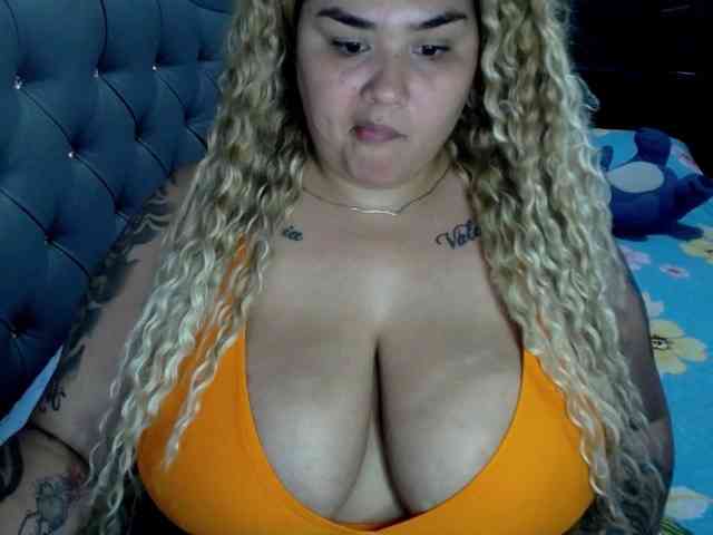 GabiBigBoobs webcam