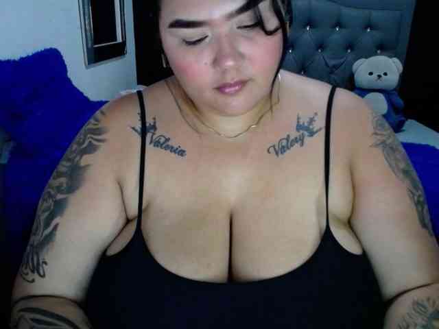 nude live cam GabiBigBoobs