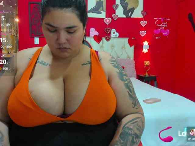 GabiBigBoobs webcam