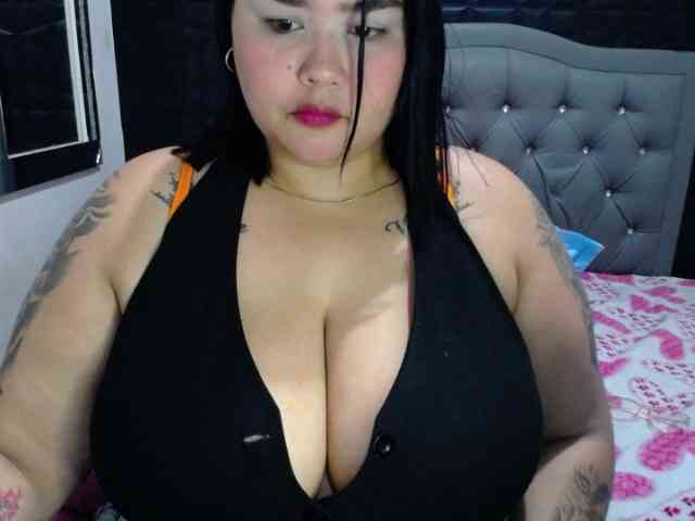 GabiBigBoobs webcam