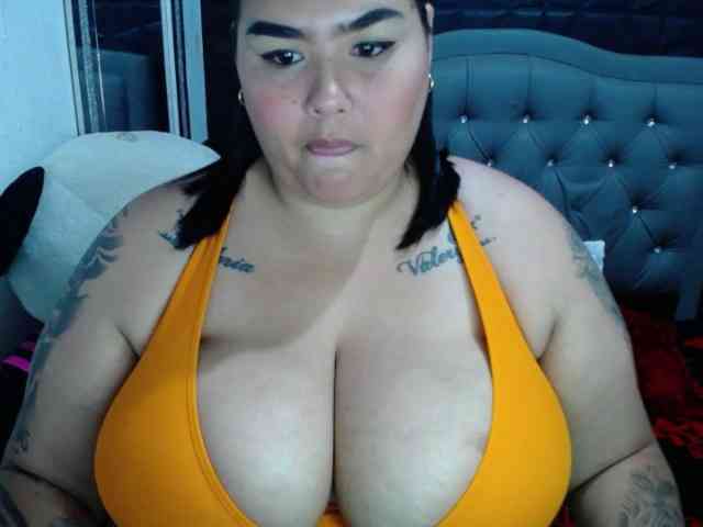 GabiBigBoobs webcam