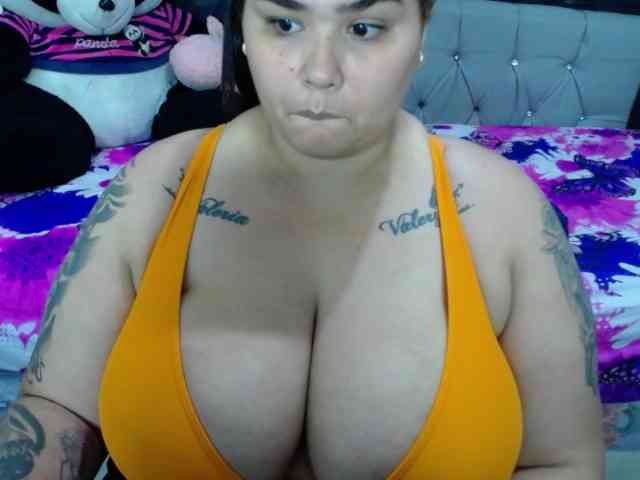 GabiBigBoobs webcam