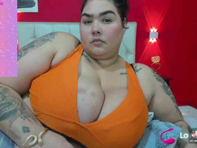 GabiBigBoobs webcam