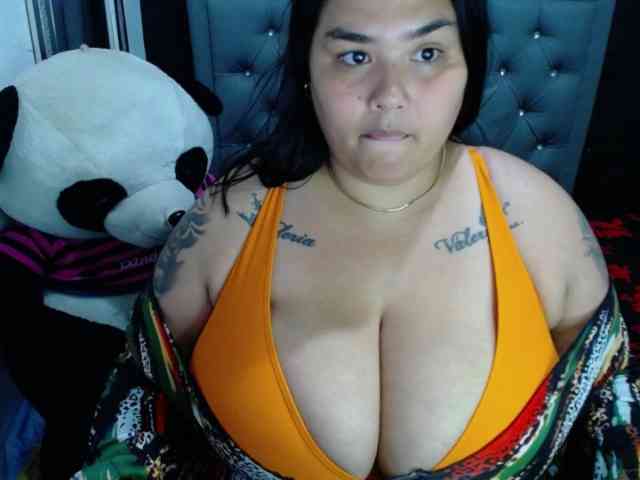 GabiBigBoobs webcam
