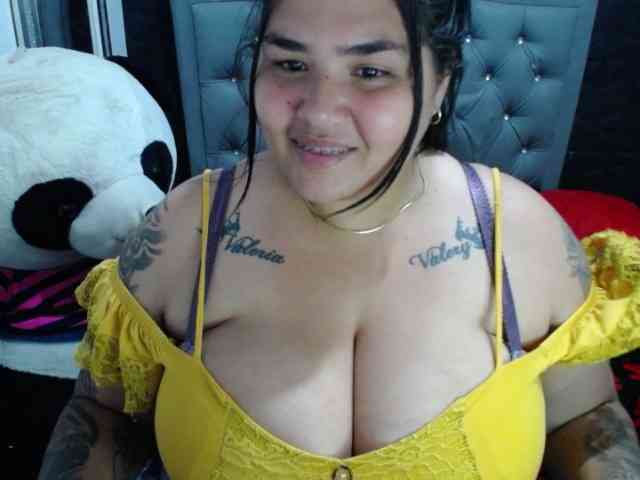 GabiBigBoobs webcam