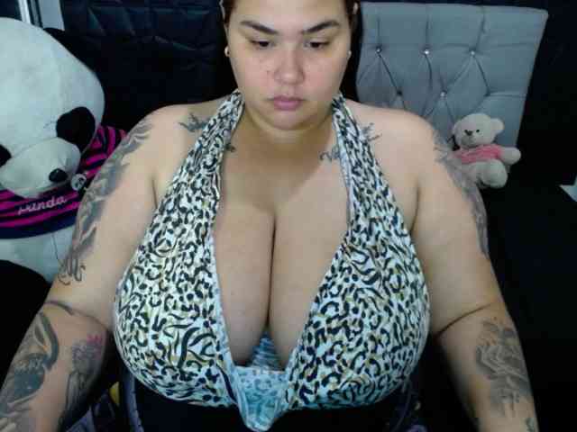 GabiBigBoobs webcam