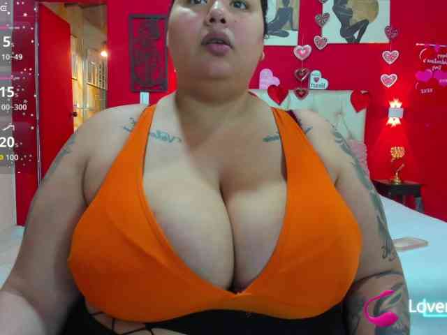 GabiBigBoobs webcam