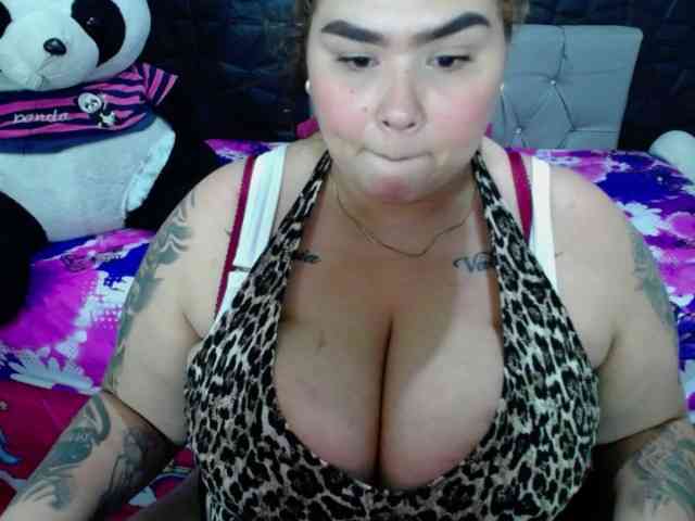 GabiBigBoobs webcam