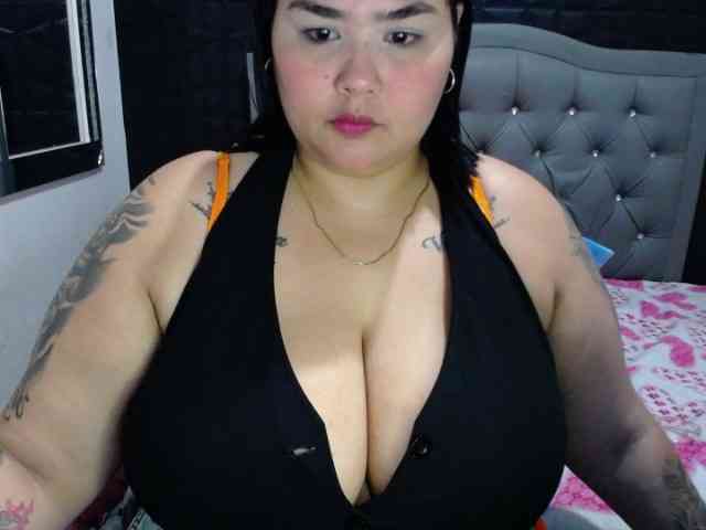 GabiBigBoobs webcam