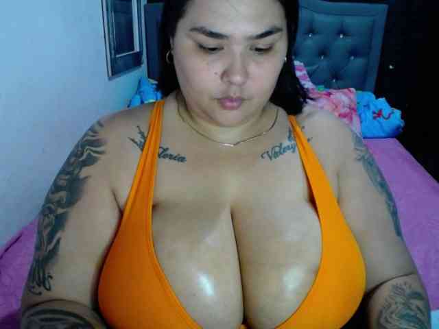 GabiBigBoobs webcam