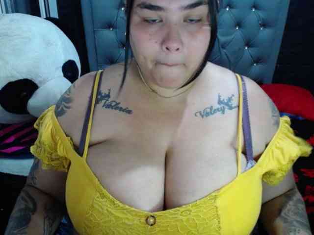 GabiBigBoobs webcam