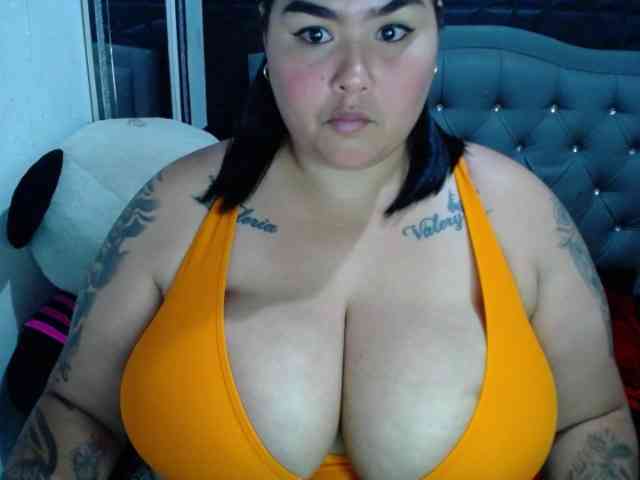 GabiBigBoobs webcam