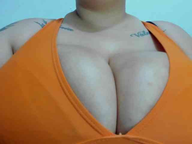 GabiBigBoobs webcam